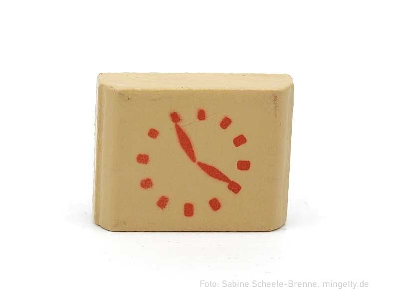 KÃ¼chenuhr mit aufgemalten Zahlen