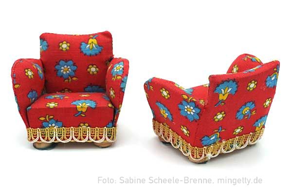 Rotgrundige Blumensessel