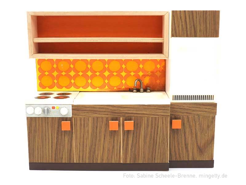 KÃ¼chenzeile mit Herd und KÃ¼hlschrank