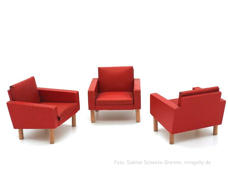 Roter Kunstledersessel