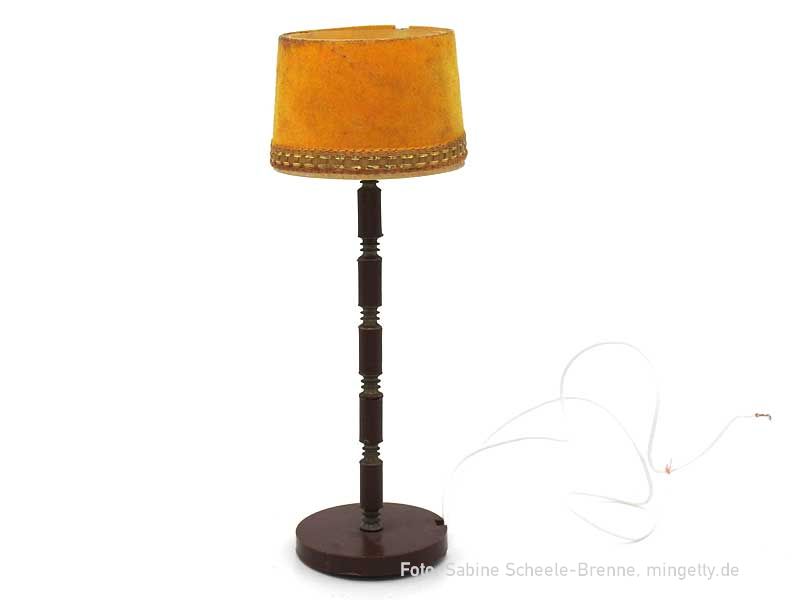 Gelbe Stehlampe Record