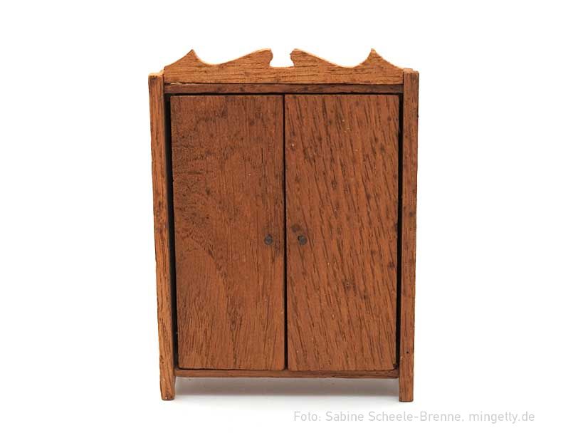 Kleiner Schrank aus der Serie Dana